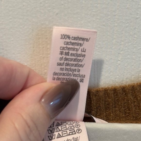 Victoria Secrets Sweater and Short Set, Brown and Black, XL, 100% Cashmere! - Picture 11 of 11